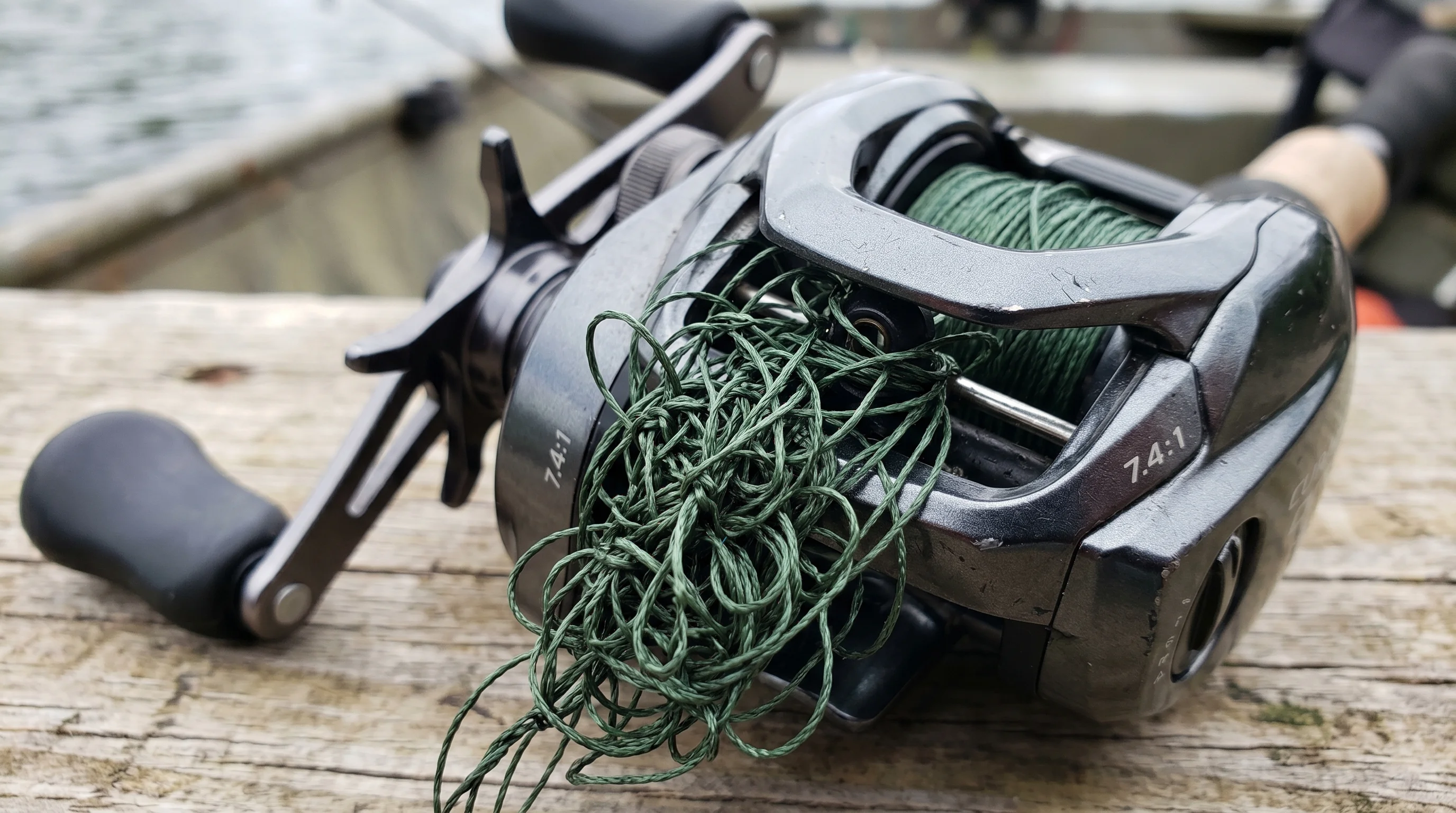 Catastrophic bird's nest backlash on a baitcasting reel spool