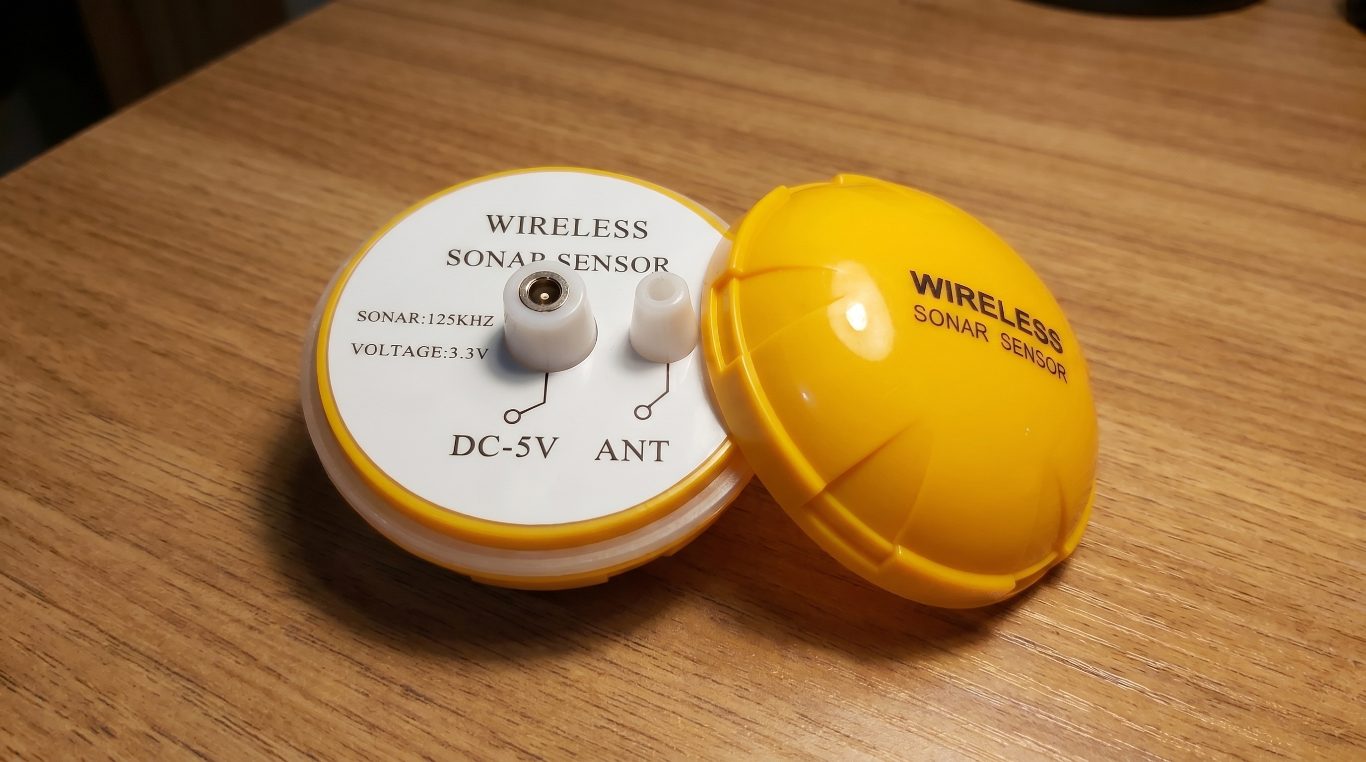 Venterior Portable Fish Finder studio detail